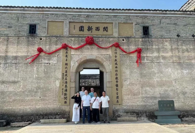 İşi Güçlendirmek, Dostluğu Güçlendirmek: Yanming Metal Gravür Fabrikası, Yurtdışı Müşterilerle İşbirliğini Derinleştiriyor