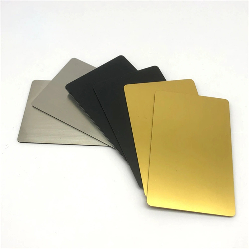 Boş metal isim kartı
